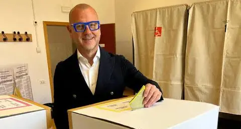 Corrarati guadagna 3,5 punti rispetto alle elezioni: cresce il consenso nel Governance Poll