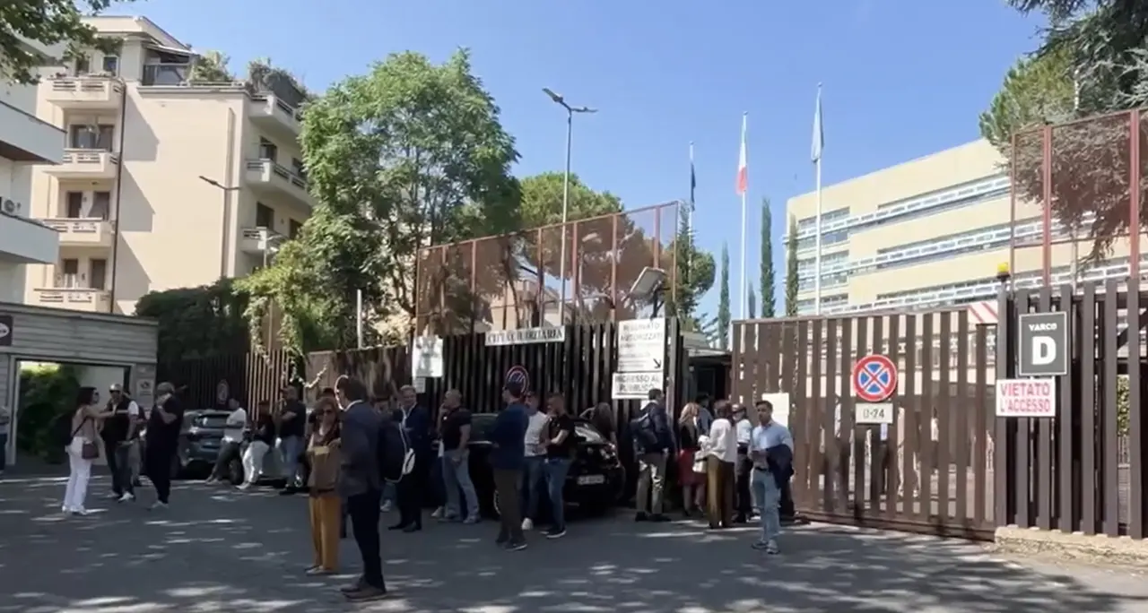 Roma, condannato per stupro e lesioni: la reazione di \"Non una di meno\"