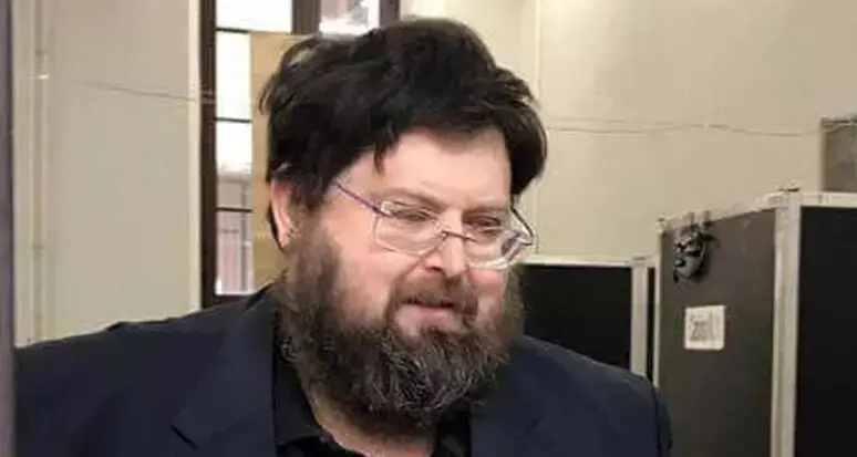 Mario Adinolfi ai domiciliari: accuse di truffa ed evasione fiscale
