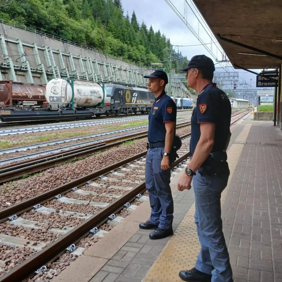 Perdita di sostanza chimica da un treno al Brennero, scatta l'emergenza