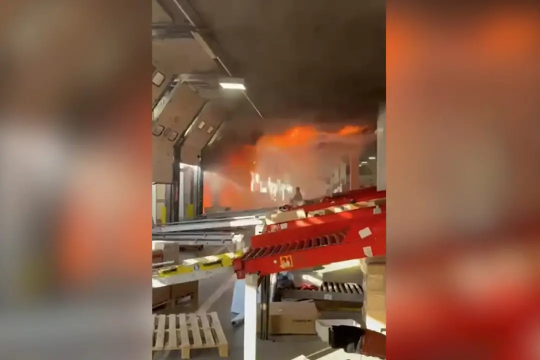 Maxi rogo a Milano, in un video le fasi iniziali dell'incendio