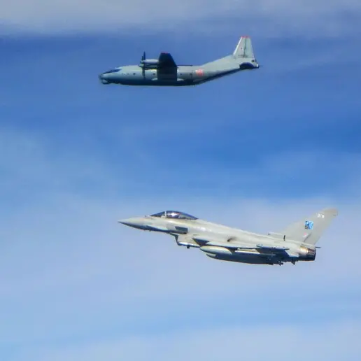 Aerei militari a bassa quota sulle valli, polemica in Trentino