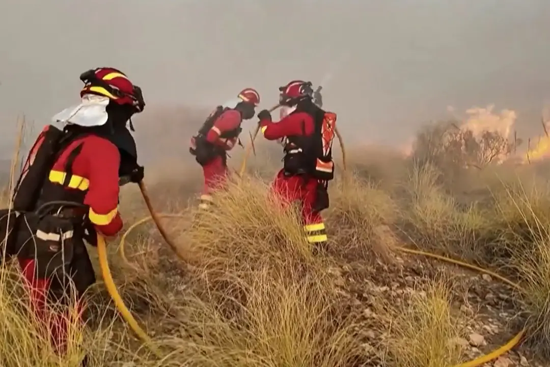 Maxi rogo in Spagna, una coltre di fumo ricopre l'Andalusia