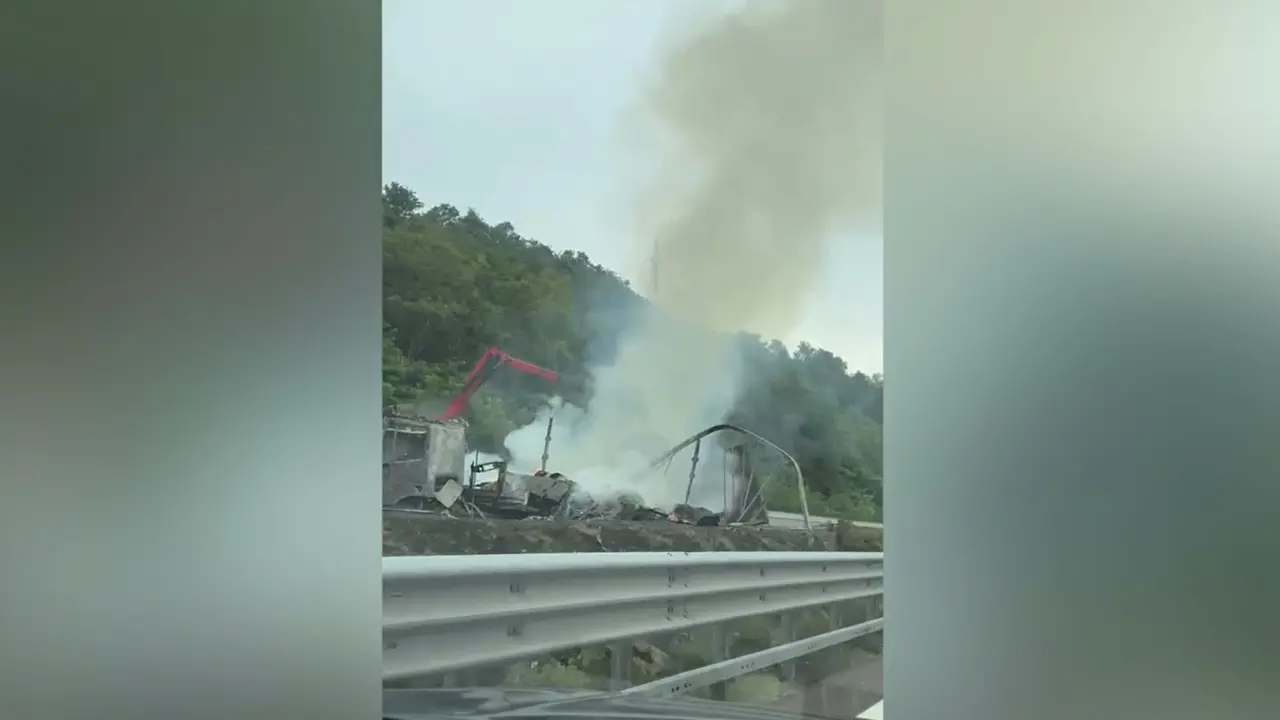 Camion in fiamme, chiuso dalle 15 un tratto dell'A1 nel Fiorentino