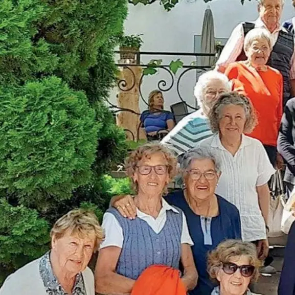 Anziani in visita all’ex perpetua