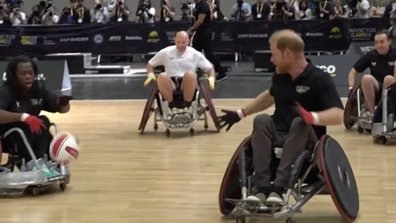 Invictus Games, Harry si cimenta nel basket in carrozzina e nel pickleball