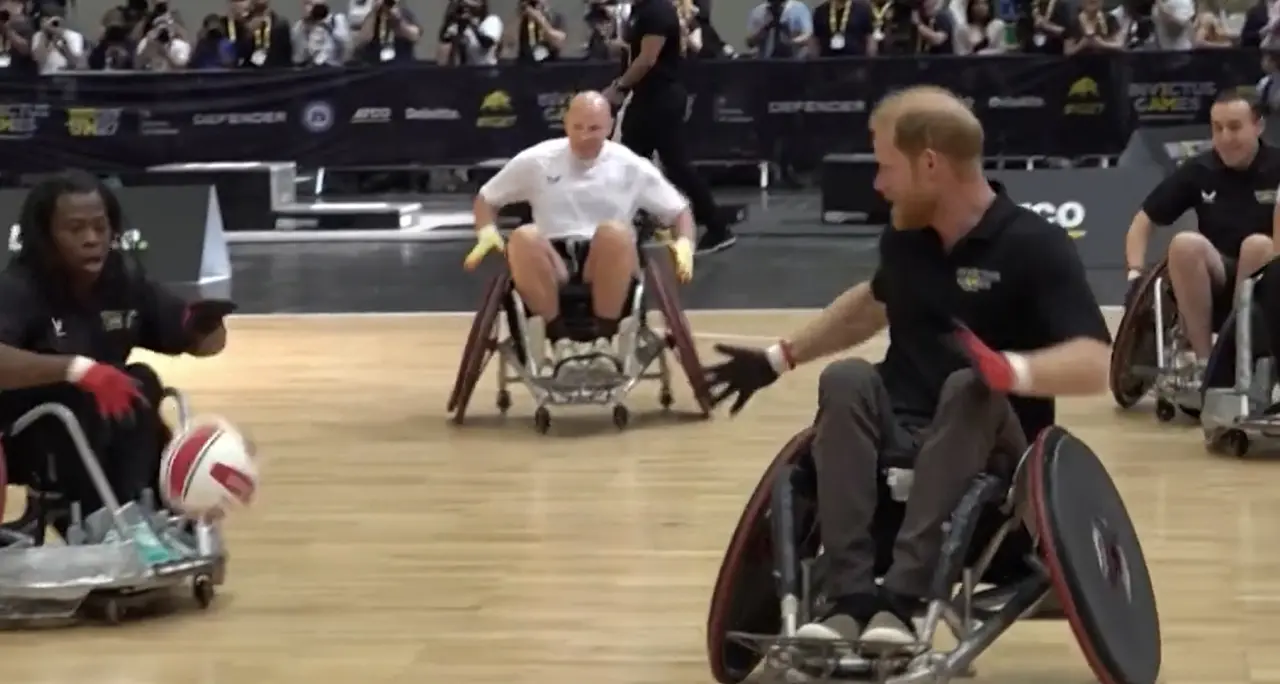 Invictus Games, Harry si cimenta nel basket in carrozzina e nel pickleball