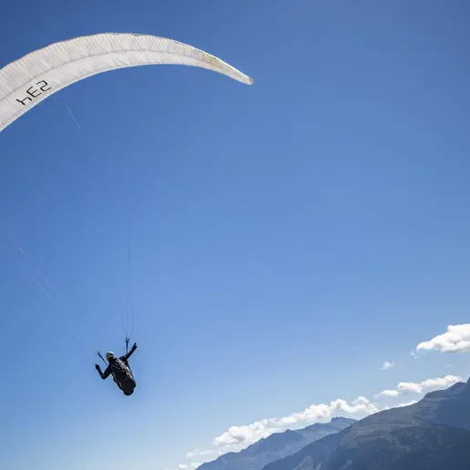 Precipita con il parapendio: muore 53enne di Bolzano