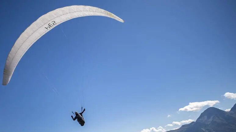 Precipita con il parapendio: muore 53enne di Bolzano