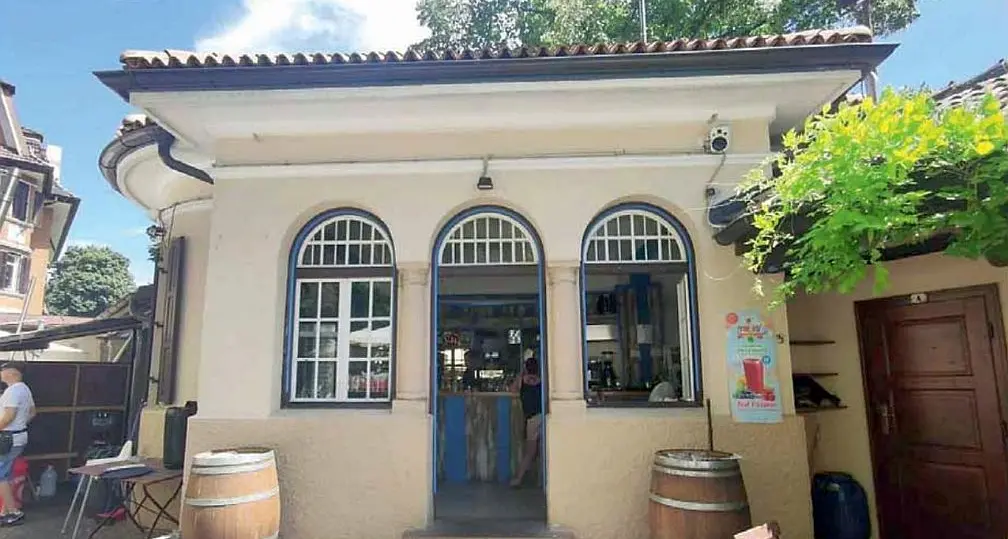 Restyling allo storico bar del lido di Merano: lavori al via a fine stagione