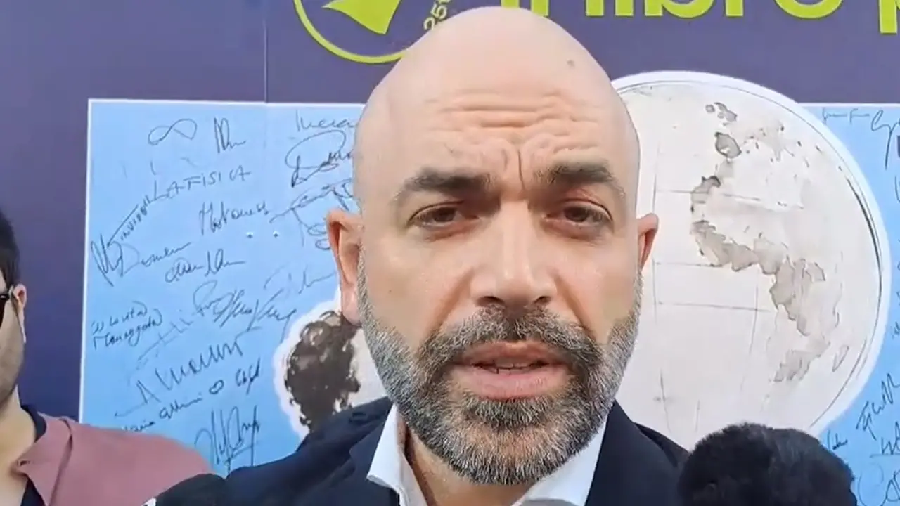 Saviano: \"Oggi è sempre più difficile fare inchieste sul potere\"