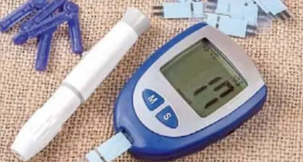 «Mia figlia va all’estero, ma senza dispositivi per il diabete»