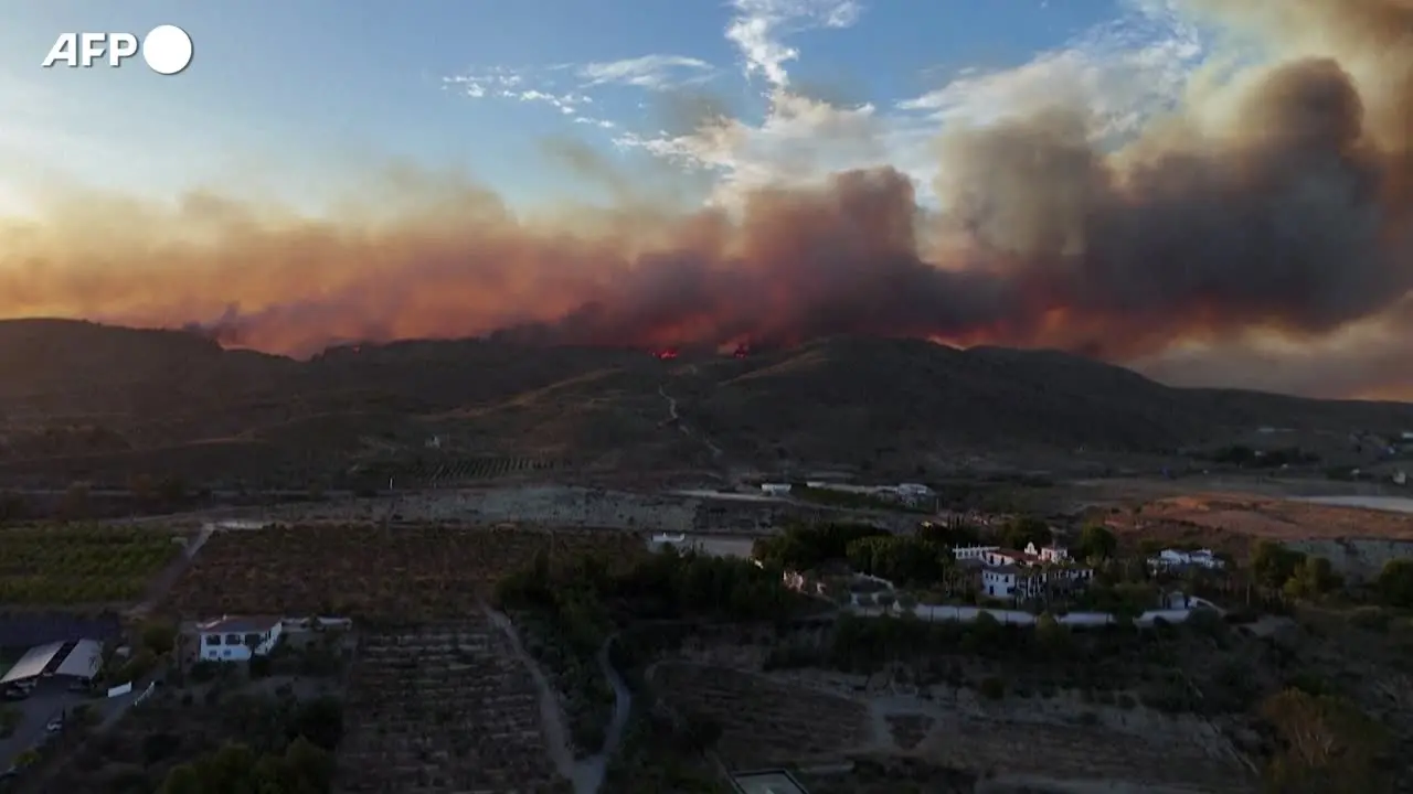 Maxi rogo in Spagna, la devastazione dell'incendio vista dall'alto