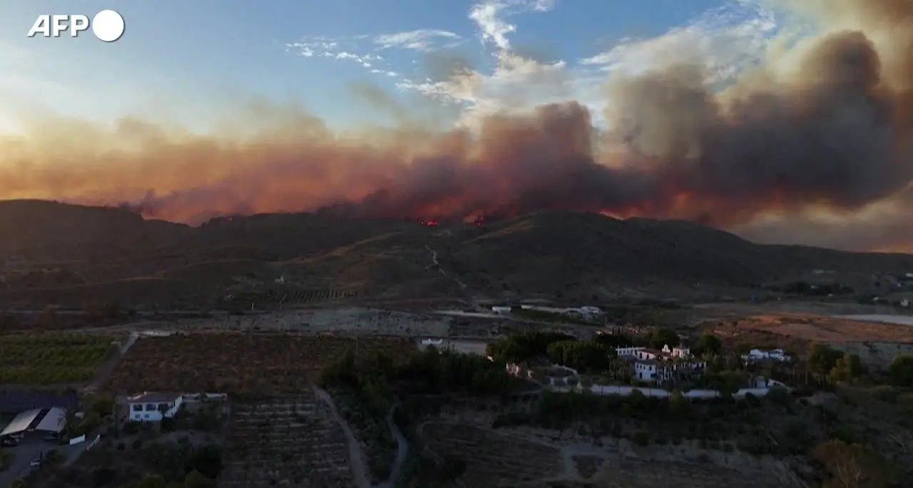Maxi rogo in Spagna, la devastazione dell'incendio vista dall'alto
