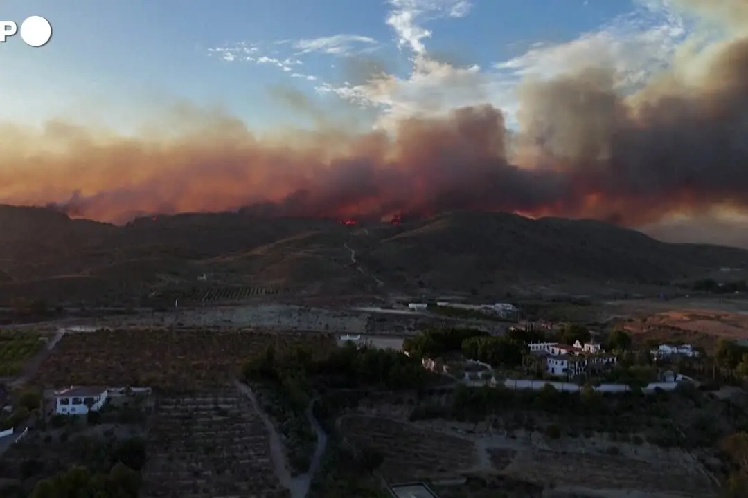 Maxi rogo in Spagna, la devastazione dell'incendio vista dall'alto