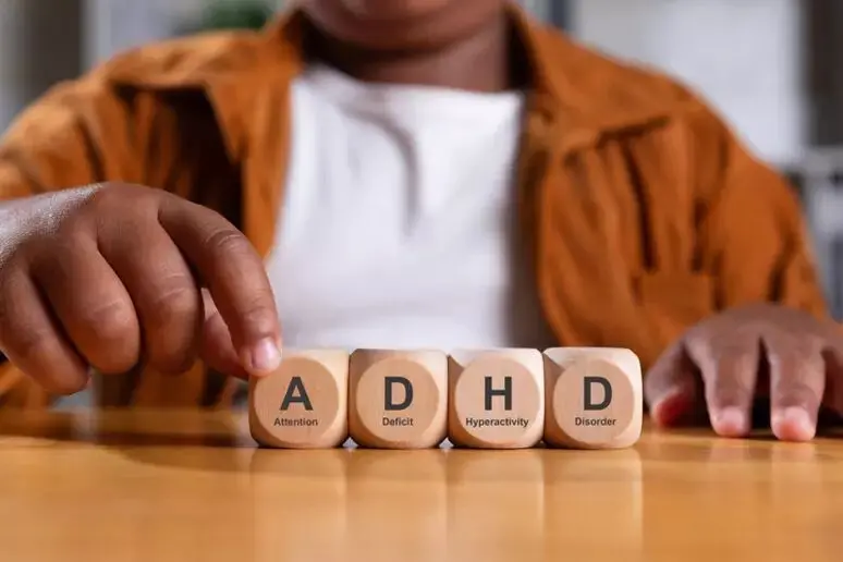 Disturbi mentali, social media e IA alimentano l'illusione dell'autodiagnosi
