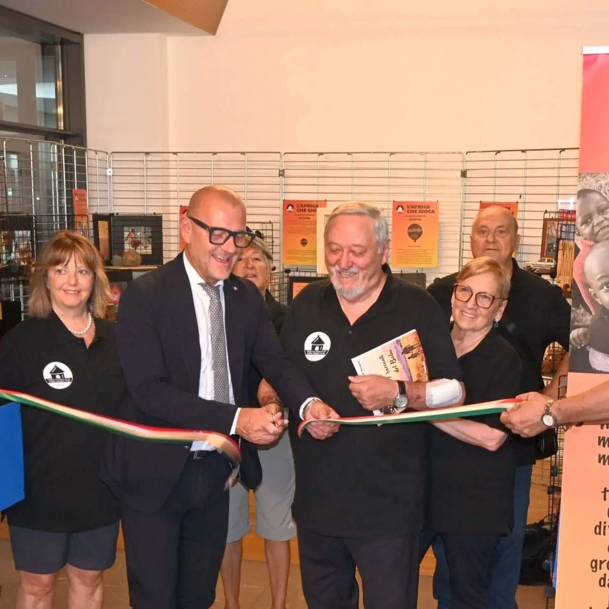 Bolzano, inaugurata in Municipio la mostra \"L'Africa che gioca\"