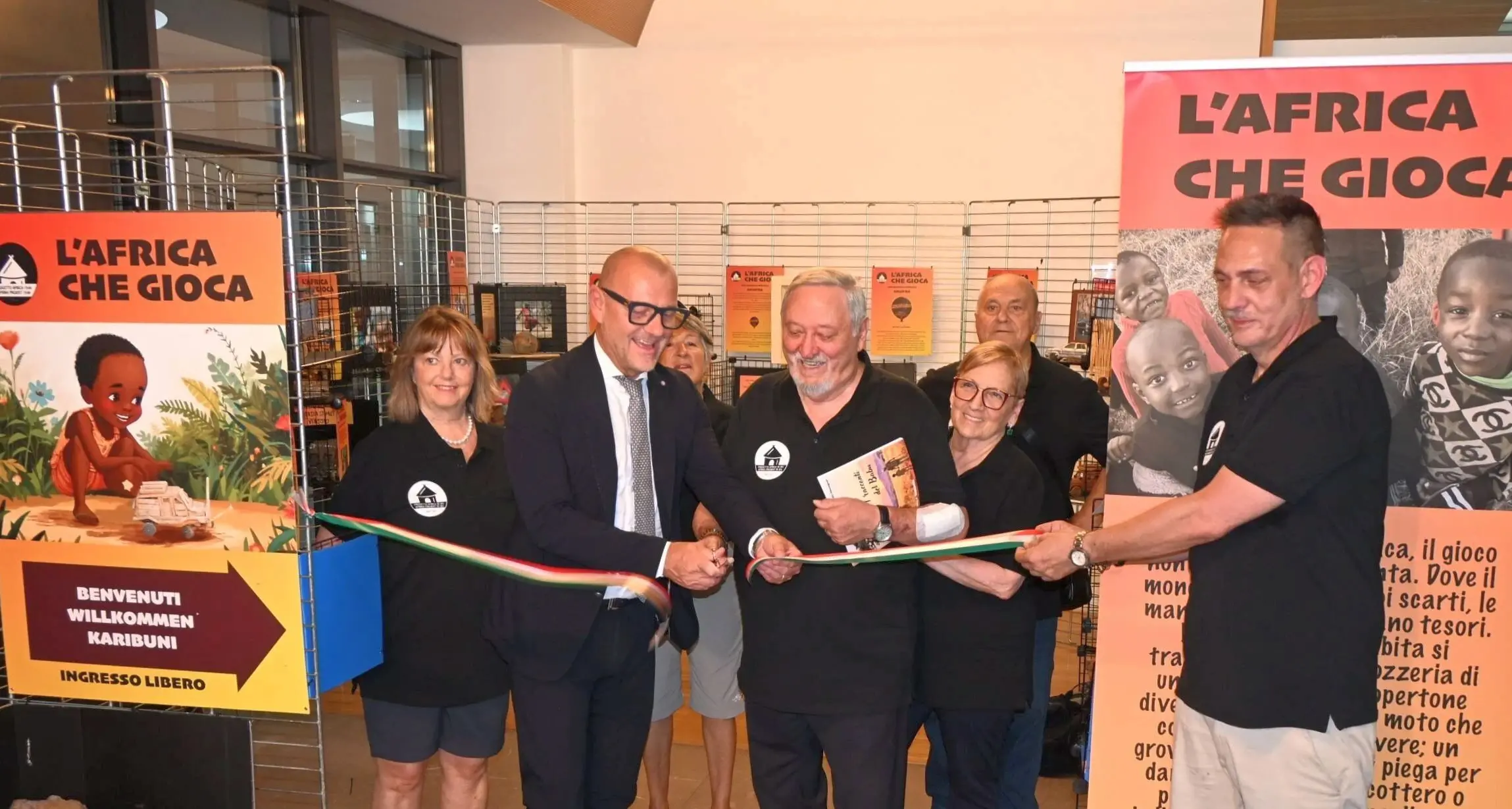 Bolzano, inaugurata in Municipio la mostra \"L'Africa che gioca\"