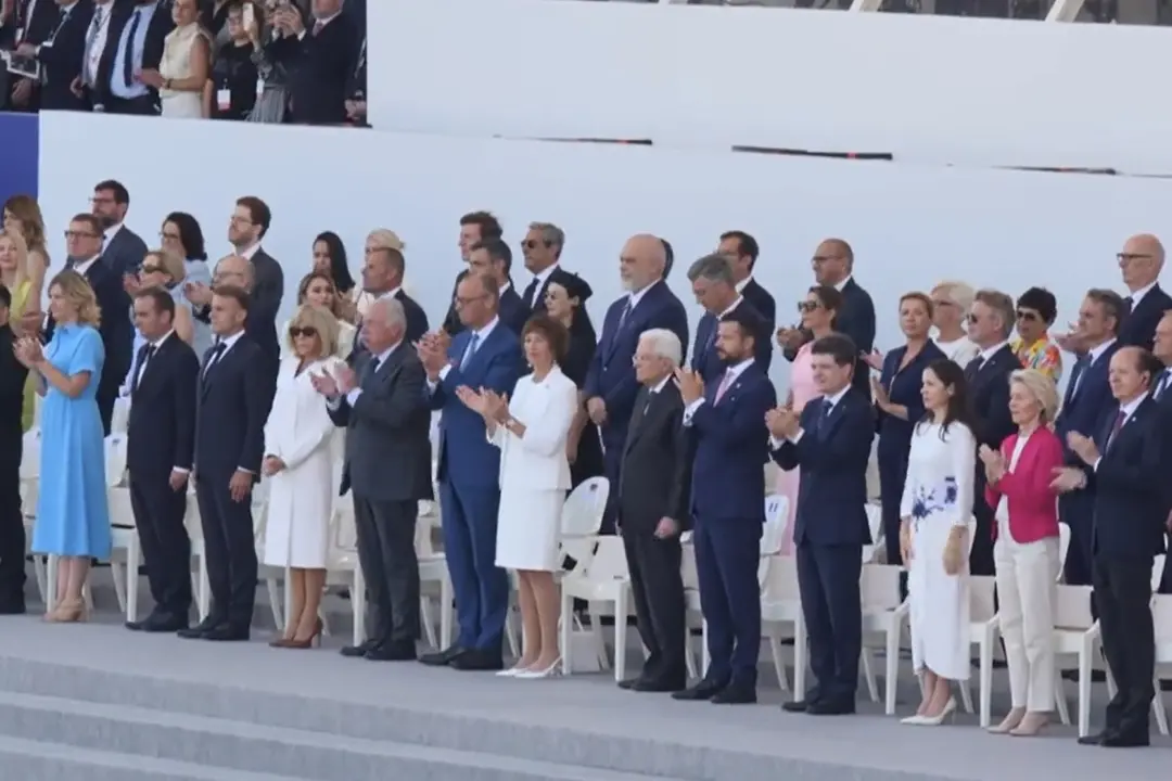 Mattarella\u00A0a Parigi per la festa del 14 luglio, l'ultima con Macron presidente