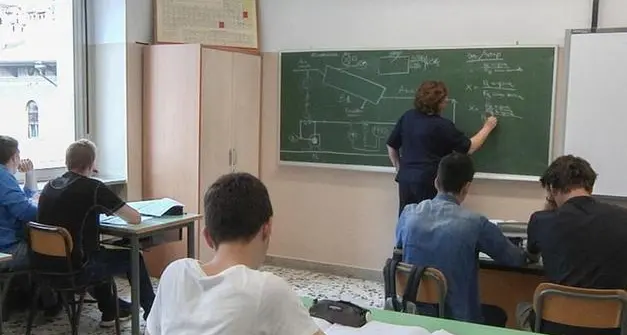 La protesta dei docenti: «In pensione senza un riconoscimento»