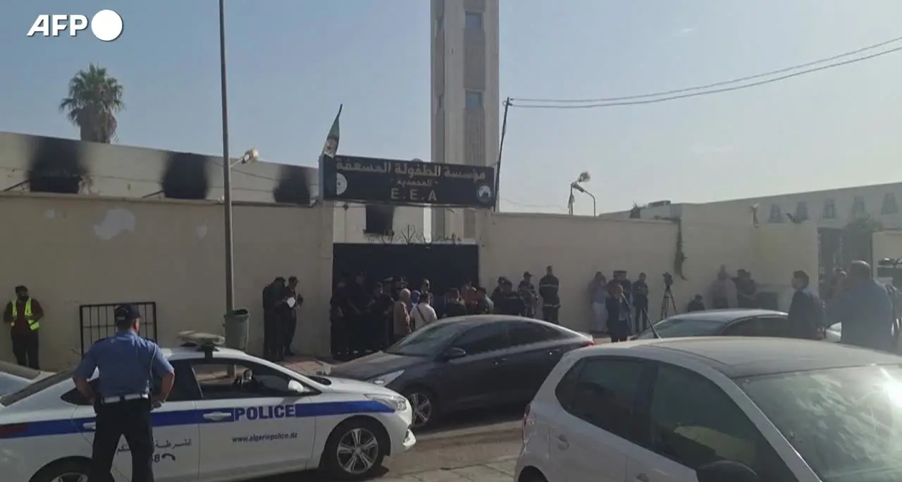 Algeria, almeno 11 morti e 19 feriti nell'incendio di un orfanotrofio\t
