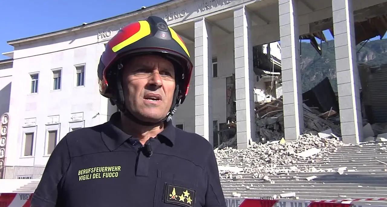 Crolla parte del Tribunale di Bolzano, sfiorata la tragedia