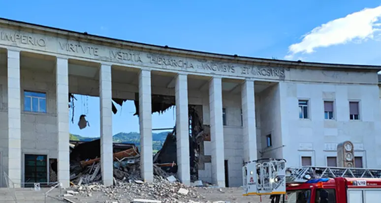 Crolla il tribunale, strage evitata