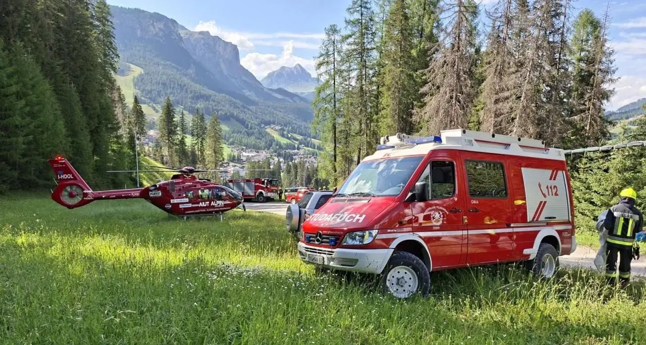 Tragedia in Val Badia, 78enne sbalzata dall'auto: è morta in ospedale