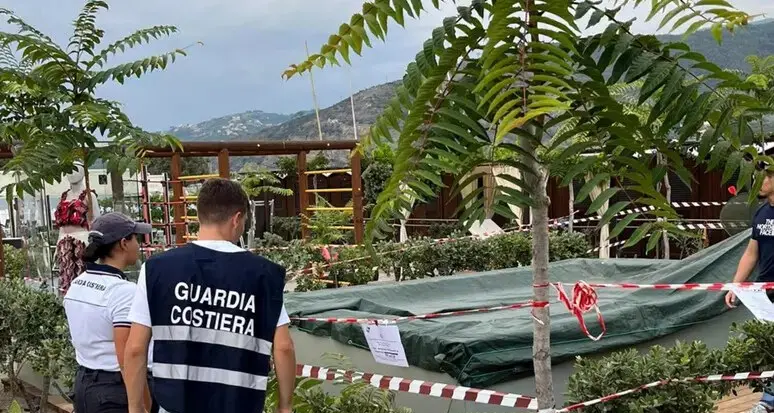 Sestri Levante, non ce l'ha fatta la bimba rimasta incastrata in piscina