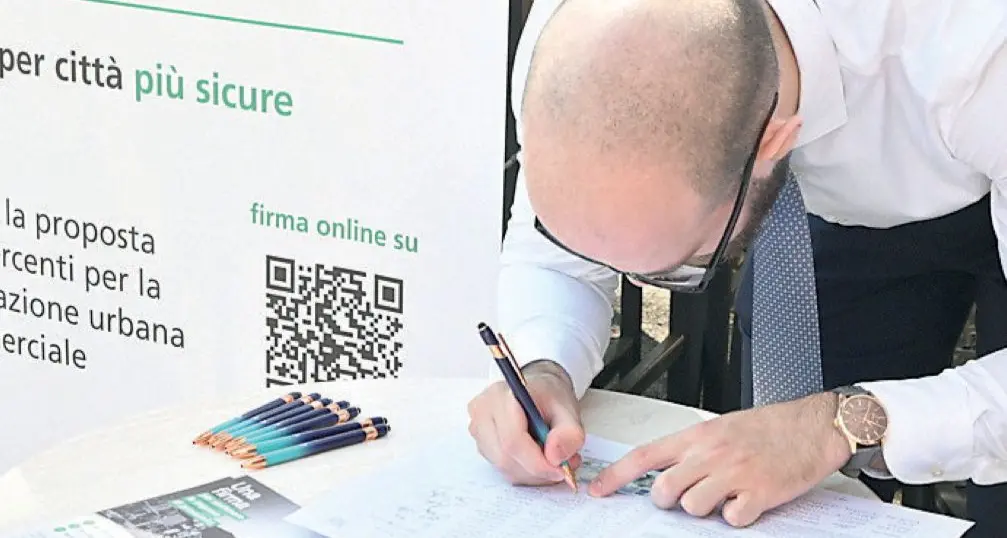 Commercio di vicinato, la campagna per salvare i negozi di quartiere