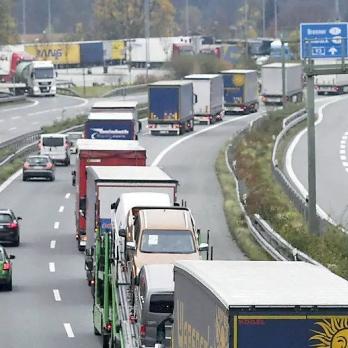Tir in Austria, tutti d’accordo nel togliere i limiti nei passaggi