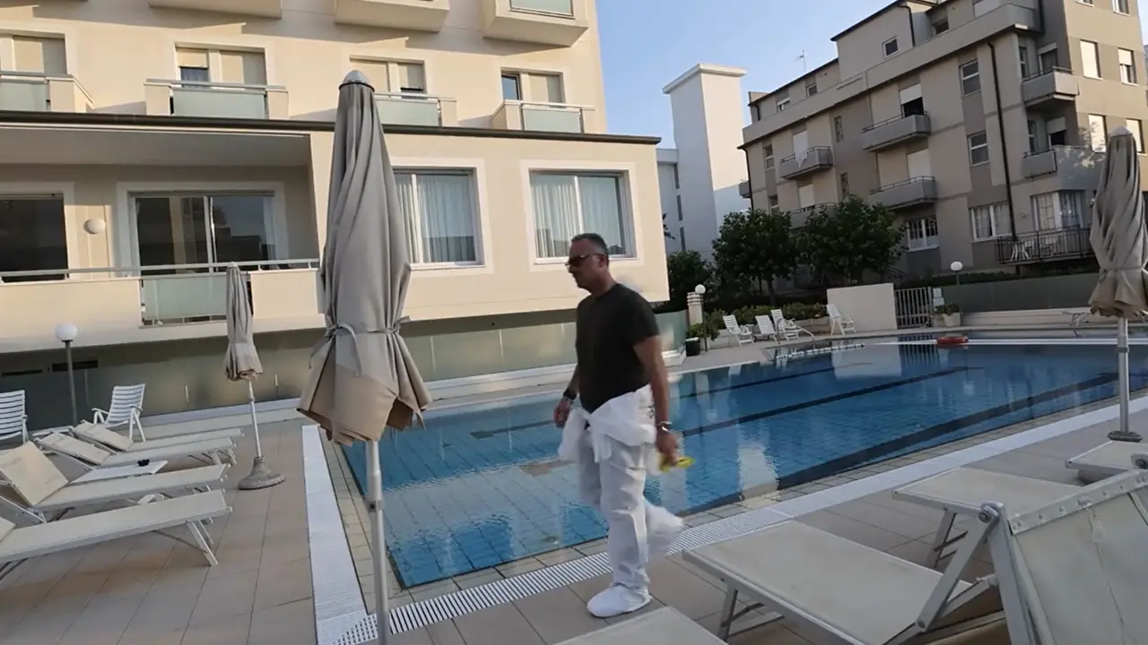 Bimba di 4 anni annegata in piscina di un hotel di Milano Marittima