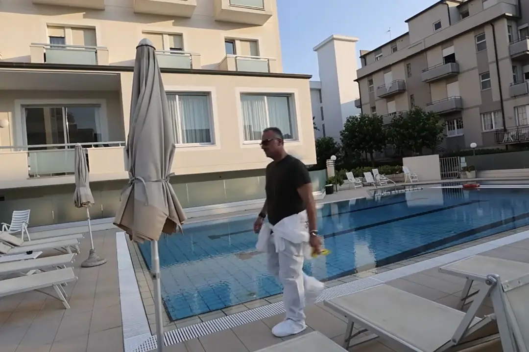 Bimba di 4 anni annegata in piscina di un hotel di Milano Marittima