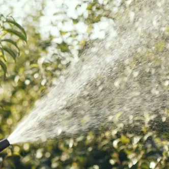Scatta il piano anti-siccità: stop agli sprechi e limiti all'irrigazione