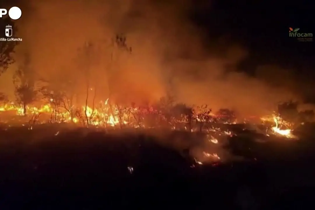 Almeno 1200 evacuati nell'incendio scoppiato a 100 km da Madrid