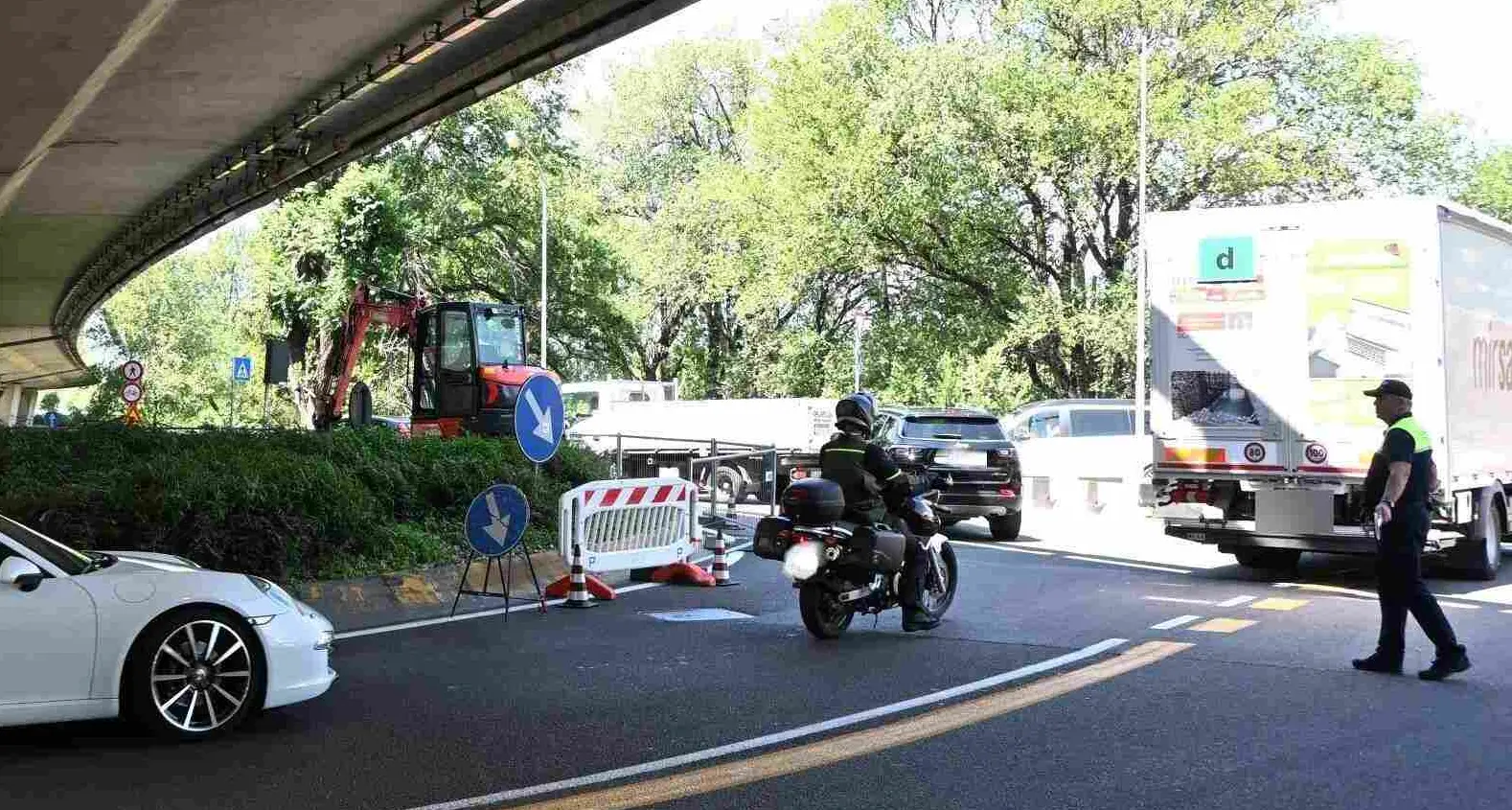 Ponte Roma: nuovi semafori e doppia corsia contro il traffico
