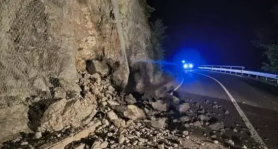 Strada Ponte Gardena - Castelrotto chiusa dopo una caduta sassi
