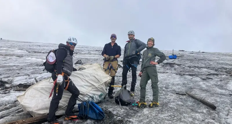 Passo dello Stelvio, tonnellate di rifiuti riemergono dai ghiacciai
