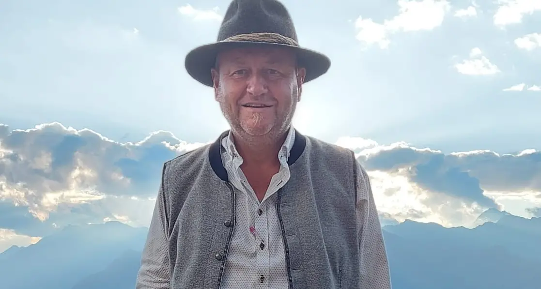 Merano, il Califfo si racconta: 45 anni tra Portici, calcio e amicizie