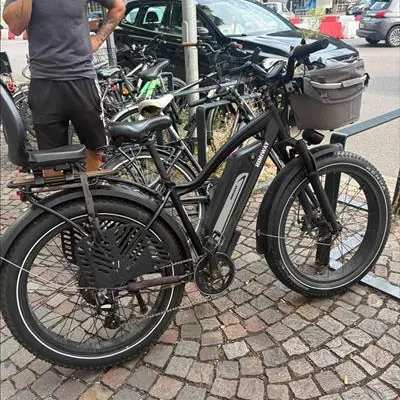 Ruba una bici elettrica in piazza Verdi: bloccato dalla Locale