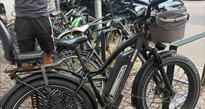 Ruba una bici elettrica in piazza Verdi: bloccato dalla Locale