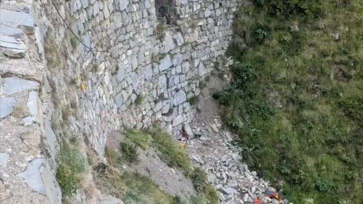 Sbanda con la moto e finisce in fondo a un burrone: bolzanino muore in Liguria