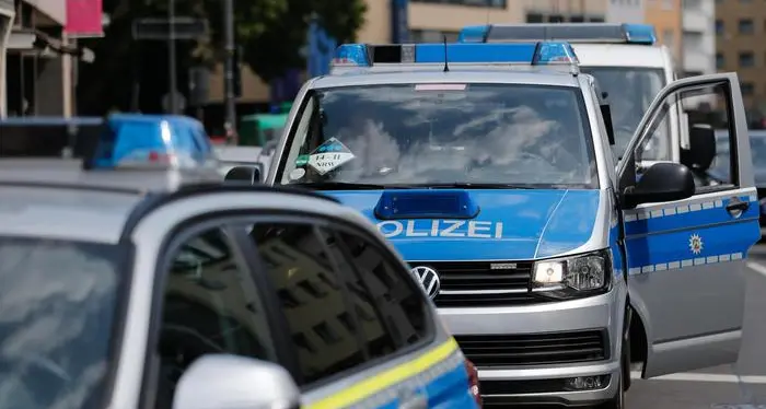 Schützen, spuntano dodici carabine con simboli nazisti