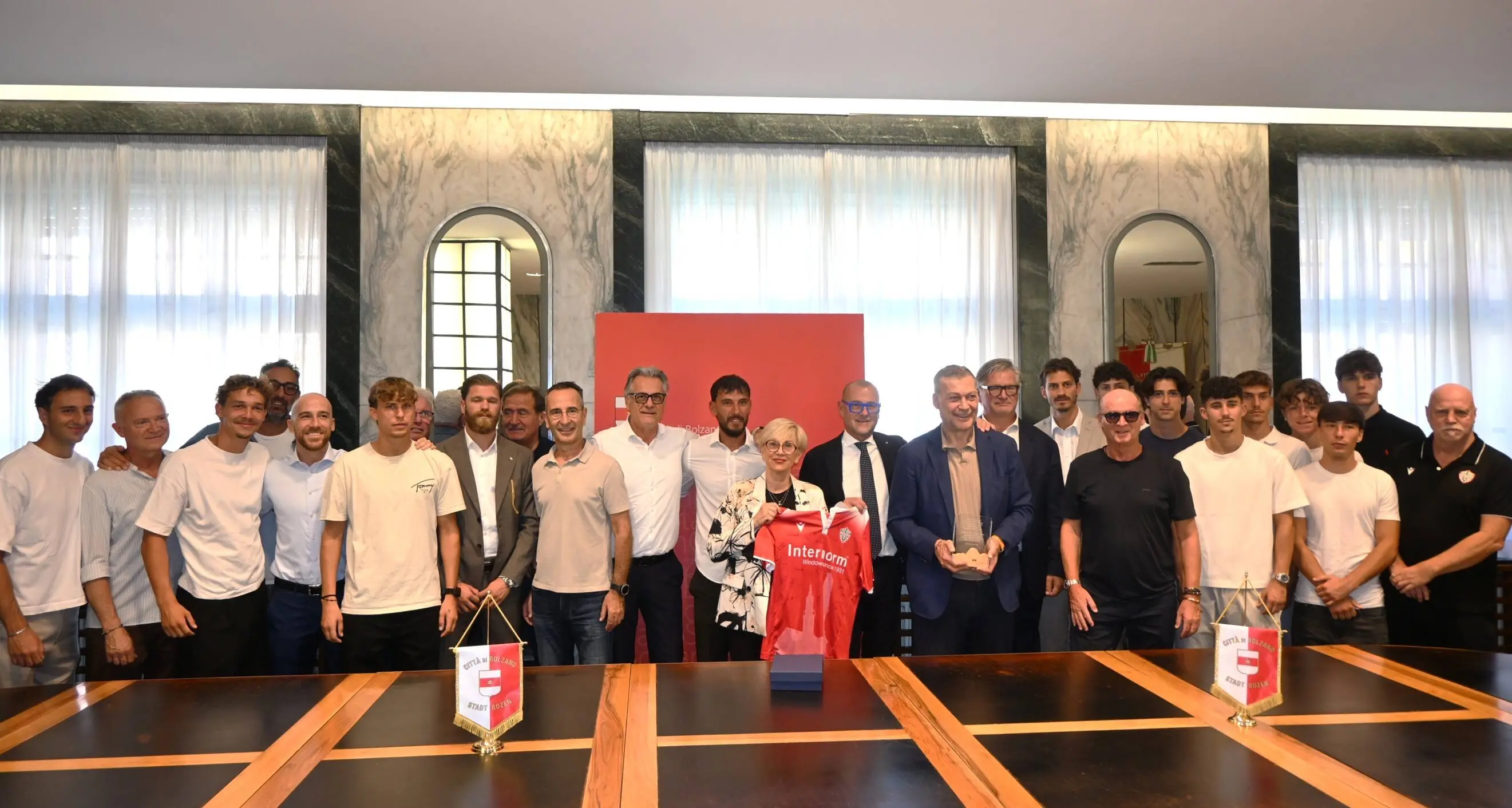 Bolzano, in Comune l’omaggio alla Virtus per la Serie D