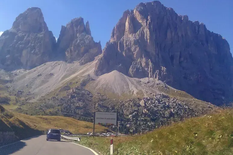 Ztl al Passo Gardena, il Comitato scrive ad Alfreider: «Rischio per turismo ed economia»