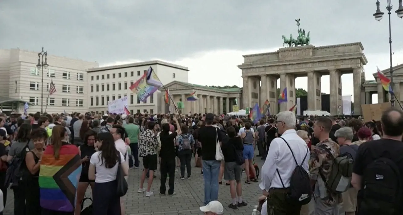 Attacco al Pride di Berlino, la reazione della città