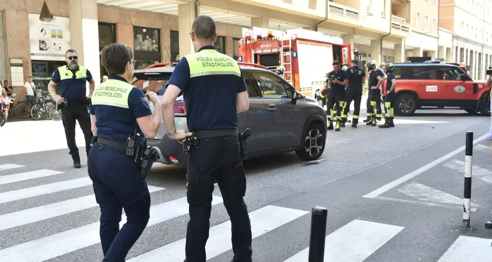 Bolzano, sessantottenne investita in corso Libertà: i soccorsi e i rilievi