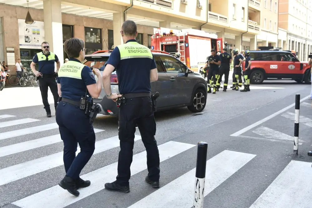 Bolzano, sessantottenne investita in corso Libertà: i soccorsi e i rilievi