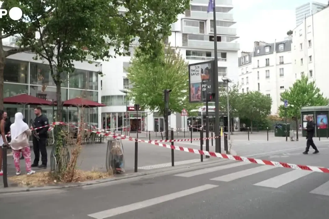 L'accoltellatore di Parigi, 'Allah mi ha mandato per uccidere delle donne'
