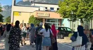 Salorno, debutta l'ora solo per donne al lido: scontro tra Lega e musulmane